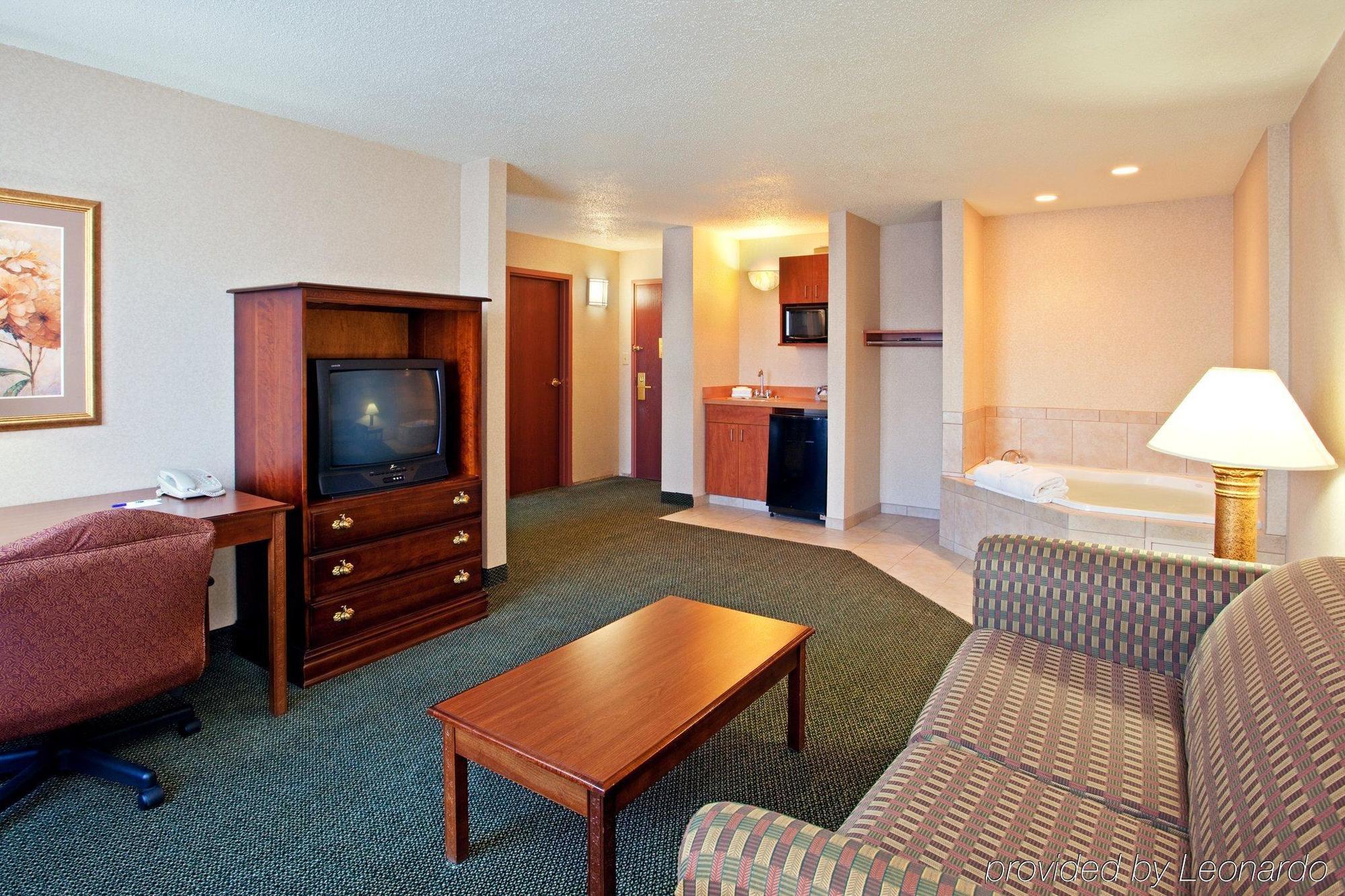 Holiday Inn Express And Suites Pittsburgh West Mifflin, An Ihg Hotel מראה חיצוני תמונה