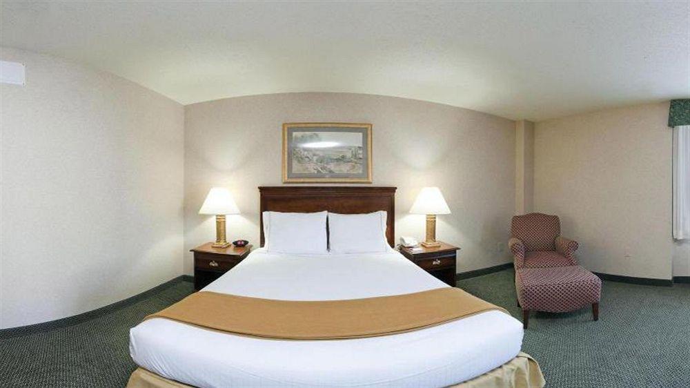 Holiday Inn Express And Suites Pittsburgh West Mifflin, An Ihg Hotel מראה חיצוני תמונה